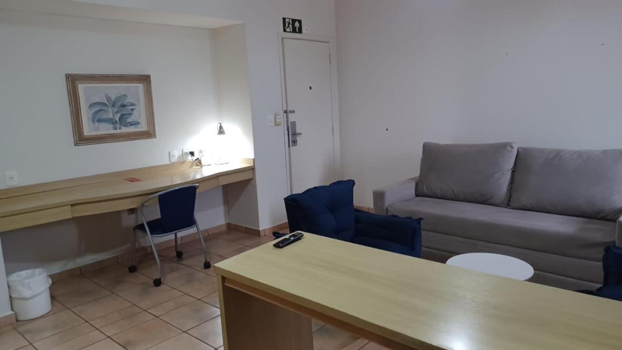 Flat Completo No Centro De Araxa - 901 Apartment Bagian luar foto